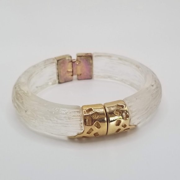 Kara Ross Signed Frosted Textured Lucite & Gold Tone Clamper Bracelet - Picture 1 of 7